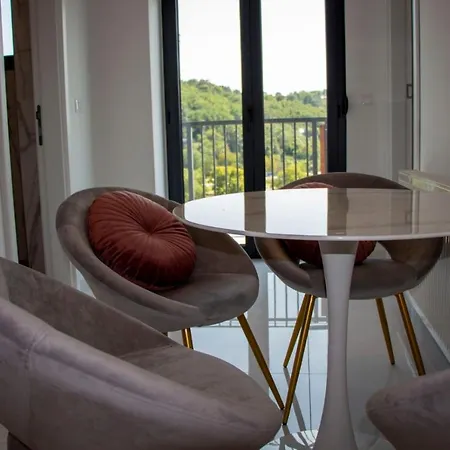 아파트 Harmony Superior 야고디나